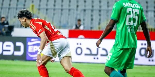 بالصور: الأهلي ينتزع الصدارة مؤقتًا بفوز عريض على المصري