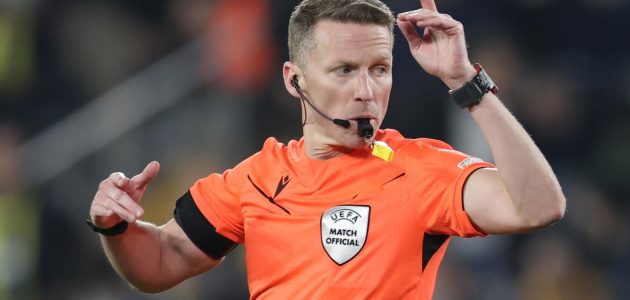 قناة الريال: حكم الكلاسيكو يشجع برشلونة منذ الطفولة